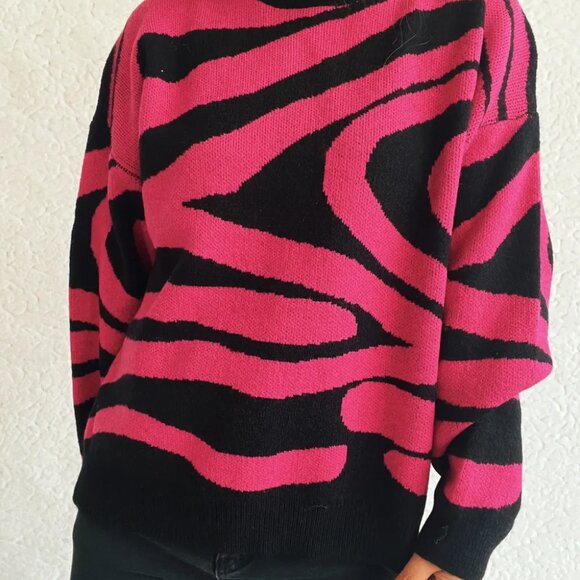 Zebra Print Round Neck Sweater - Picture 14 of 16